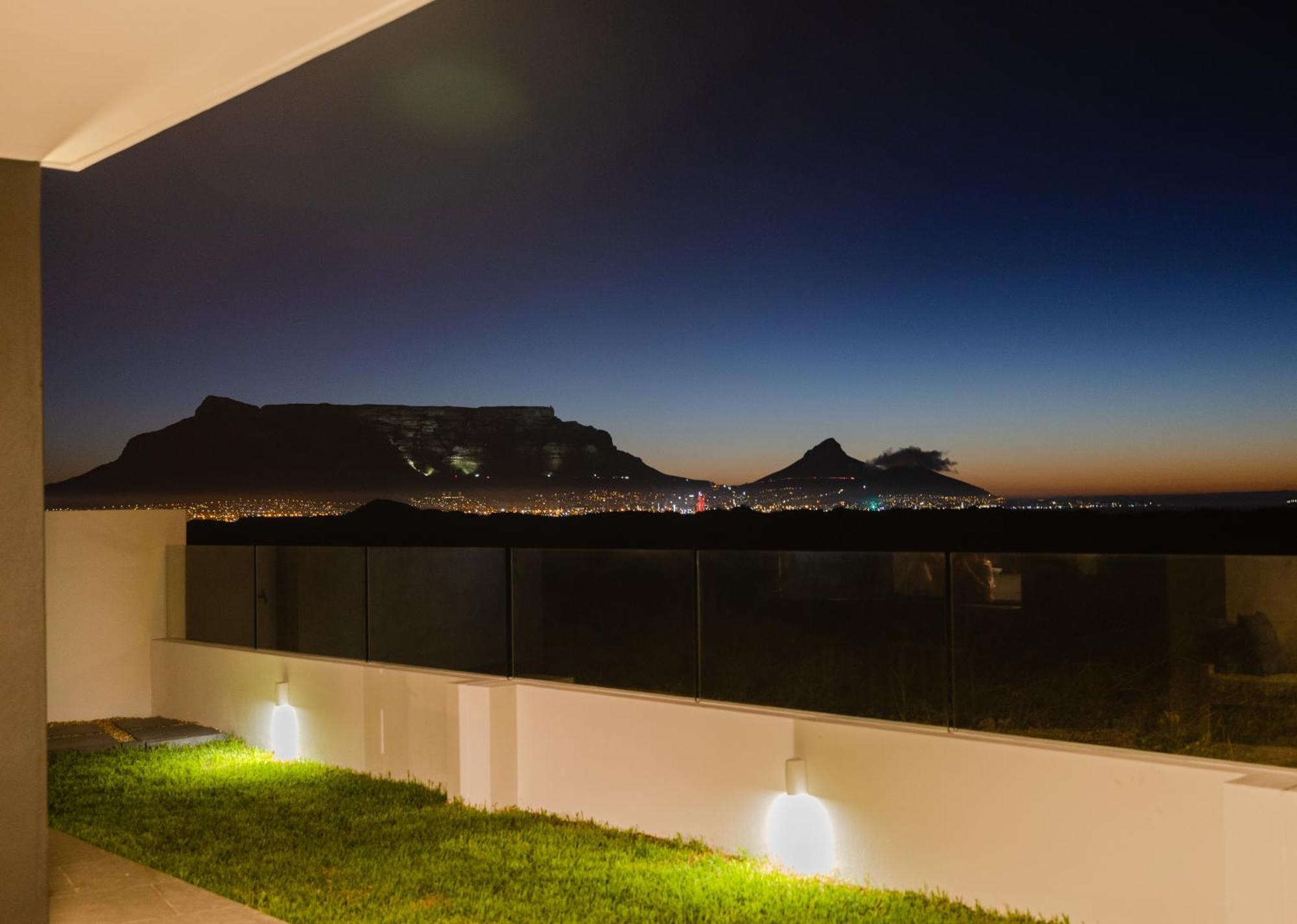 Ocean 9 - Sunset Beachfront Residency 开普敦 外观 照片
